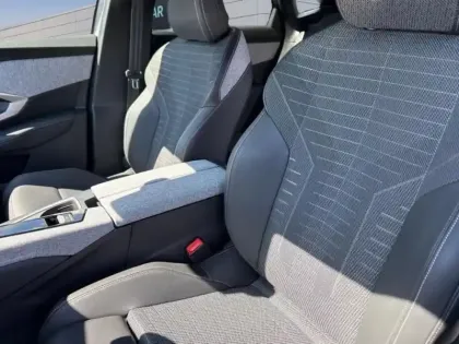 Photo 9 Peugeot 3008  1.2 Hybrid 136ch Allure e-DCS6