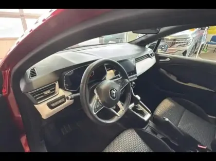 Photo 8 Renault Clio  1.6 E-Tech hybride 140ch Limited -21N