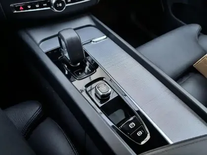 Photo 19 Volvo Xc60  T8 AWD Hybride rechargeable 310 ch+145 ch Geartronic 8