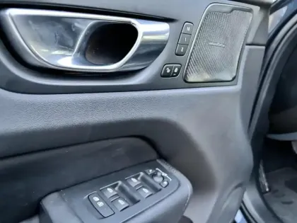 Photo 9 Volvo Xc60  T8 AWD Hybride rechargeable 310 ch+145 ch Geartronic 8