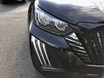 Photo 36 Peugeot 2008  Hybrid 145 e-DCS6