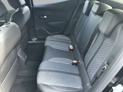 Photo 32 Peugeot 2008  Hybrid 145 e-DCS6