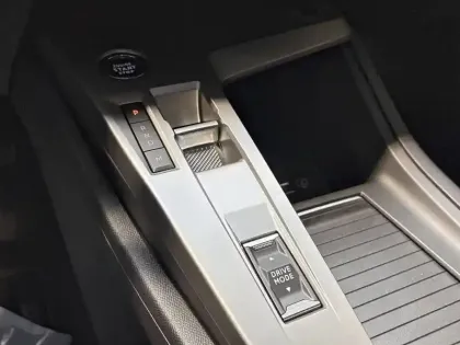 Photo 13 Peugeot 308  Hybrid 145 e-DCS6