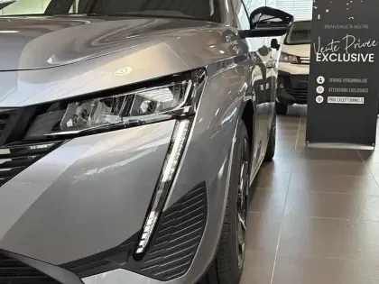 Photo 15 Peugeot 308  Hybrid 145 e-DCS6