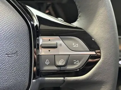 Photo 17 Peugeot 308  Hybrid 145 e-DCS6