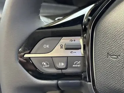 Photo 14 Peugeot 308  Hybrid 145 e-DCS6