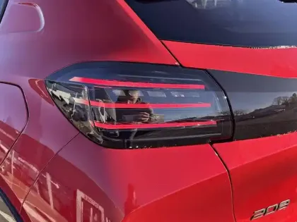 Photo 16 Peugeot 208  Hybrid 110 e-DCS6