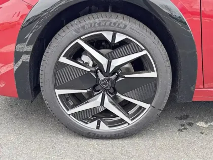 Photo 12 Peugeot 208  Hybrid 110 e-DCS6