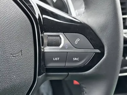 Photo 17 Peugeot 208  Hybrid 110 e-DCS6