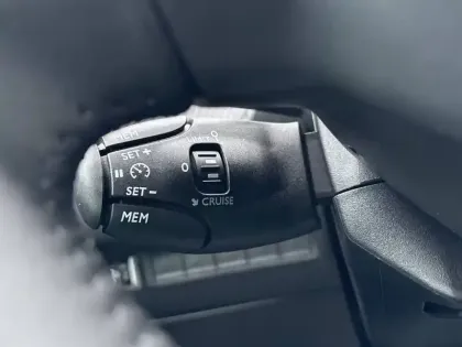 Photo 18 Peugeot 208  Hybrid 110 e-DCS6