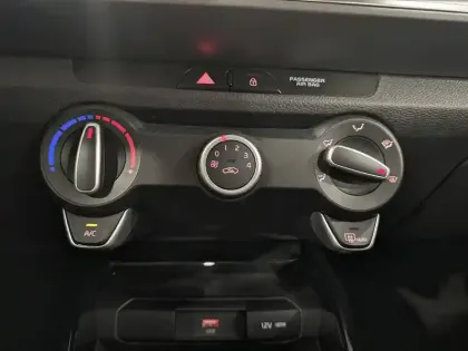 Photo 19 Kia Stonic  1.0 T-GDi 100 ch BVM6