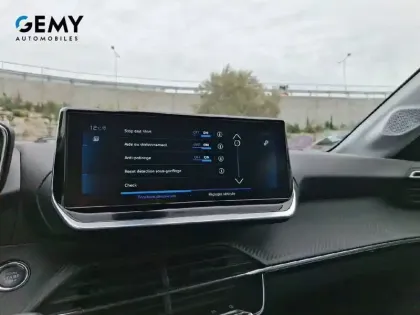 Photo 12 Peugeot 208  PureTech 100 S&S BVM6