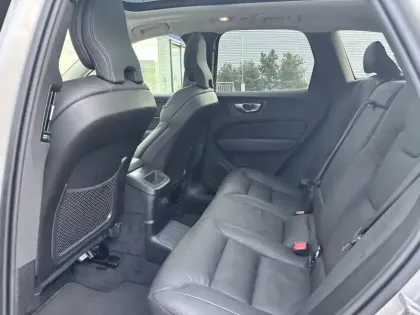 Photo 11 Volvo Xc60  T6 AWD Hybride rechargeable 253 ch+145 ch Geartronic 8