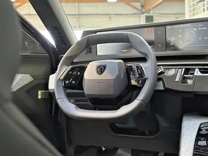 Photo 28 Peugeot 5008  Hybrid 145 e-DCS6