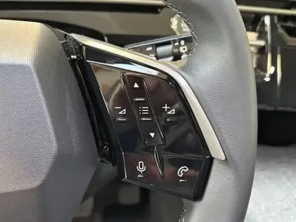 Photo 37 Peugeot 5008  Hybrid 145 e-DCS6