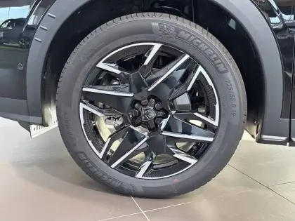 Photo 52 Peugeot 5008  Hybrid 145 e-DCS6