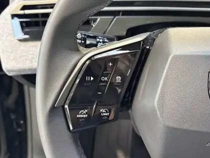 Photo 14 Peugeot 5008  Hybrid 145 e-DCS6