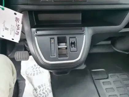 Photo 13 Peugeot Expert  CA FIXE M BLUEHDI 180 S&S EAT8