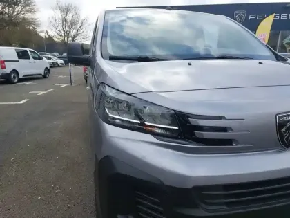 Photo 15 Peugeot Expert  CA FIXE M BLUEHDI 180 S&S EAT8