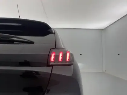 Photo 23 Peugeot 208  BlueHDi 100 S&S BVM6