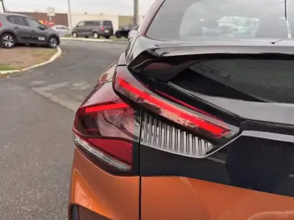 Photo 16 Citroën C4 e- 136 ch Automatique