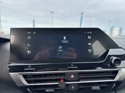 Photo 20 Citroën C4 e- 136 ch Automatique