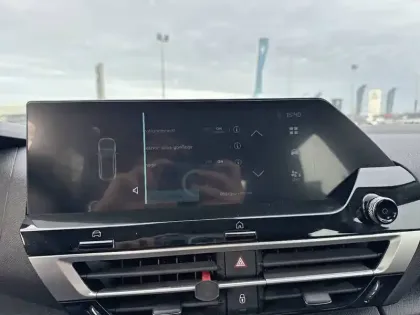 Photo 22 Citroën C4 e- 136 ch Automatique