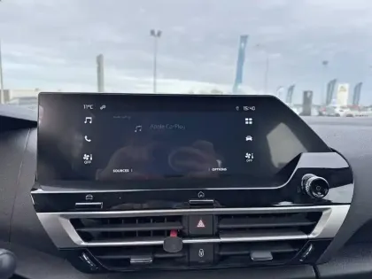 Photo 17 Citroën C4 e- 136 ch Automatique