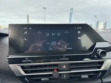 Photo 19 Citroën C4 e- 136 ch Automatique