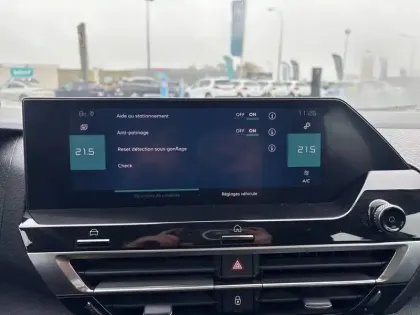 Photo 23 Citroën C4 e- 136 ch Automatique