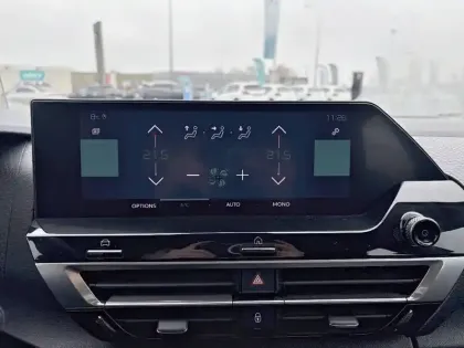 Photo 20 Citroën C4 e- 136 ch Automatique