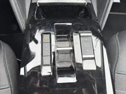 Photo 13 Citroën C4 e- 136 ch Automatique