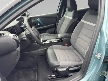 Photo 10 Citroën C4 e- 136 ch Automatique