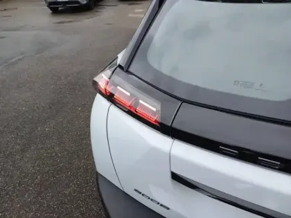 Photo 16 Peugeot 2008  Hybrid 145 e-DCS6