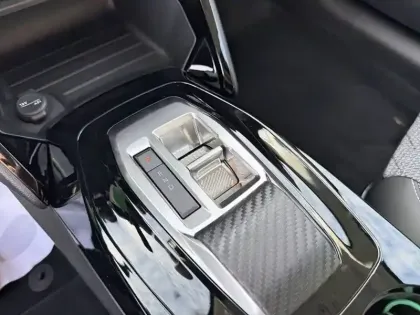 Photo 13 Peugeot 208  Hybrid 110 e-DCS6