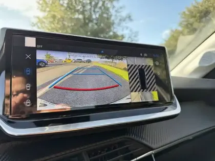 Photo 17 Peugeot 208  Hybrid 110 e-DCS6