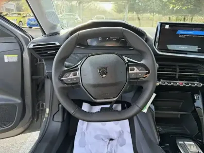 Photo 8 Peugeot 208  Hybrid 110 e-DCS6