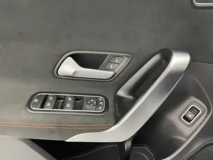 Photo 62 Mercedes CLA  Shooting Brake 250 e Hybrid EQ 8G-DCT