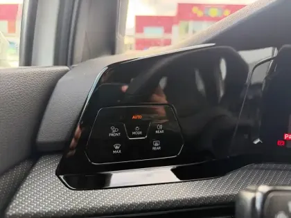 Photo 22 Volkswagen Golf  2.0 TDI SCR 150 DSG7