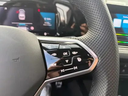 Photo 20 Volkswagen Golf  2.0 TDI SCR 150 DSG7