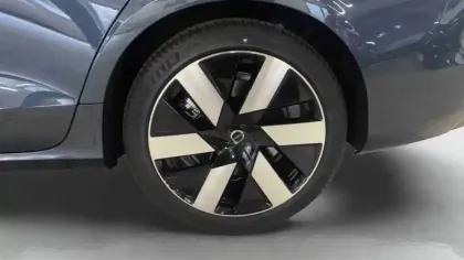 Photo 11 Volvo V60  T6 AWD Hybride Rechargeable 253 ch + 145 ch Geartronic 8