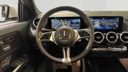 Photo 16 Mercedes GLA  200 7G-DCT