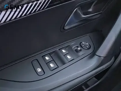 Photo 22 Peugeot 2008  PureTech 100 S&S BVM6