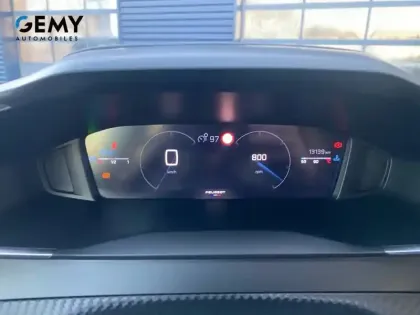 Photo 12 Peugeot 2008  PureTech 100 S&S BVM6