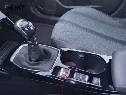 Photo 21 Peugeot 2008  PureTech 100 S&S BVM6