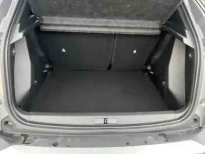 Photo 37 Peugeot 2008  PureTech 100 S&S BVM6