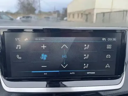 Photo 12 Peugeot 2008  PureTech 100 S&S BVM6