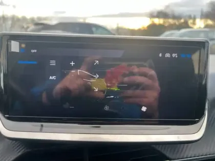 Photo 14 Peugeot 208  PureTech 100 S&S BVM6