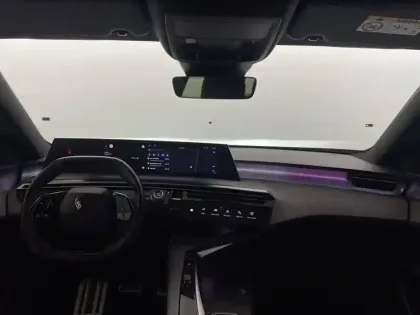 Photo 31 Peugeot 5008  Hybrid 136 e-DCS6