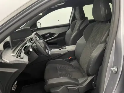 Photo 13 Peugeot 5008  Hybrid 136 e-DCS6